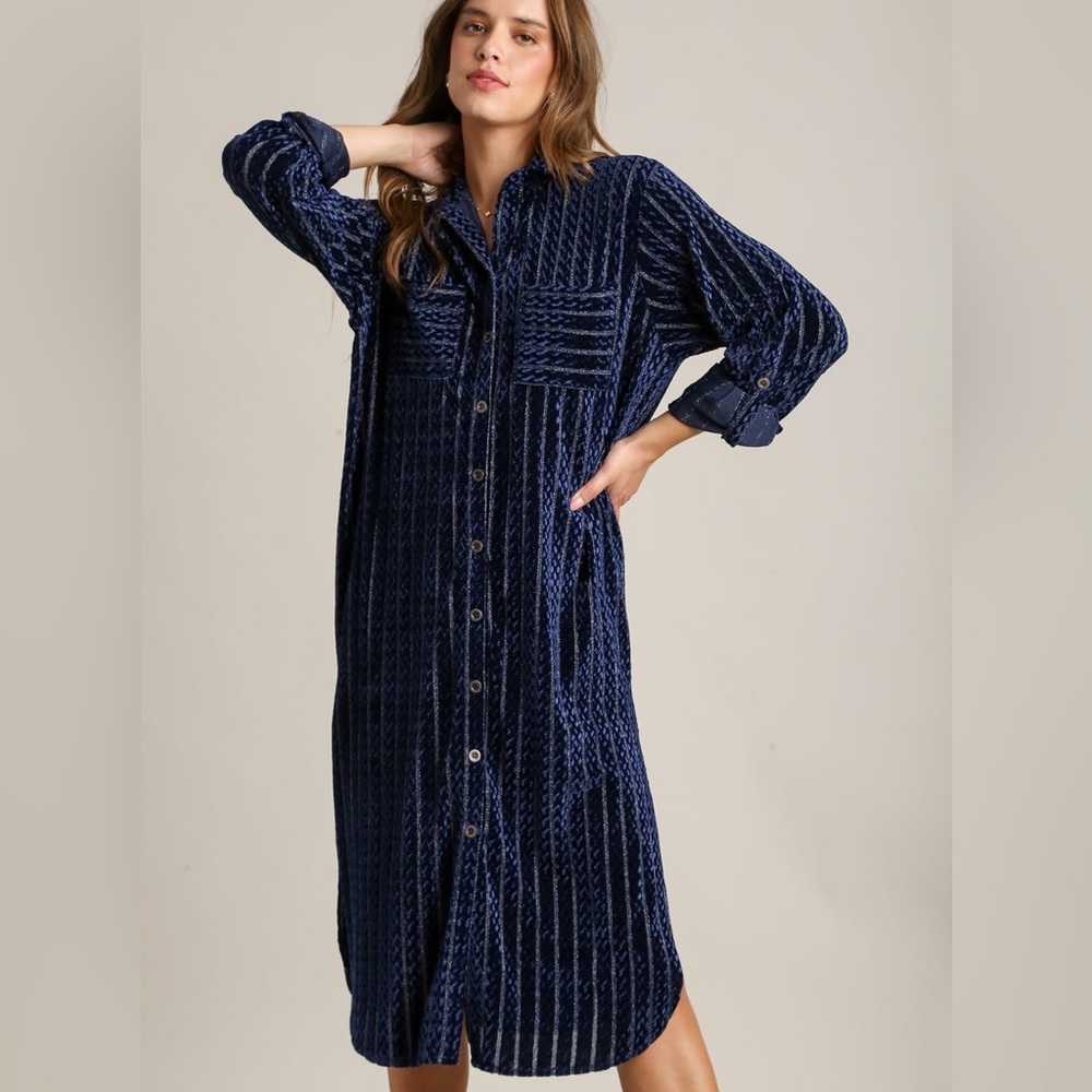 Umgee Women’s Texture Velvet Shirt Dress with Pockets- Size Medium